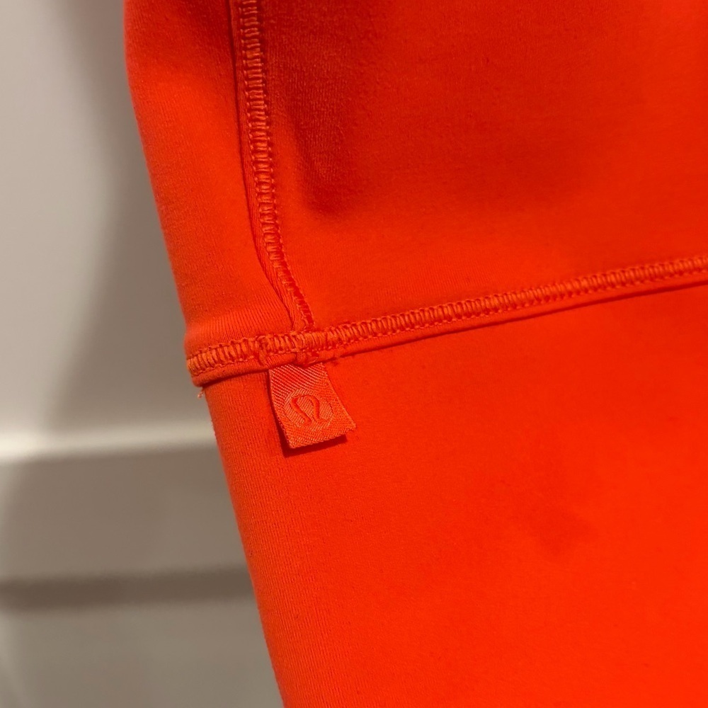 Lululemon Everlux Power Pivot Tank size 6 - Picture 5 of 5